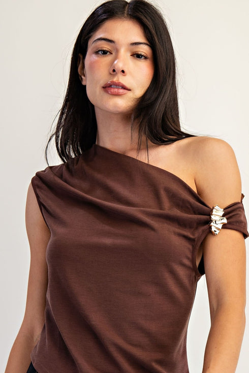 COCOA CHARM ONE-SHOULDER TOP